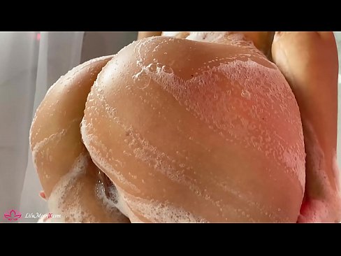 ❤️ Brunetė masturbuoja putytę su vibratoriumi iki intensyvaus orgazmo duše ☑ Porno video prie mūsų ❌️❤