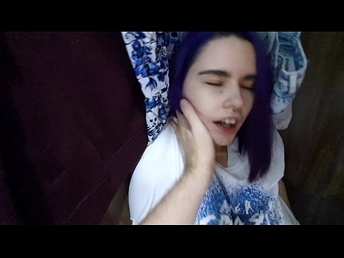❤️ Radau savo sesutę spintoje ir padėjau jai pasidaryti ☑ Porno video prie mūsų ❌️❤